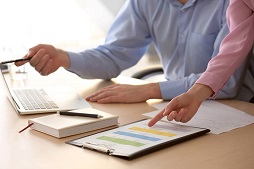 全自動(dòng)噸袋包裝機(jī)主要有哪些部件組成？